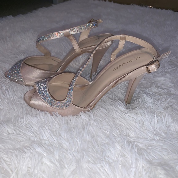 Le Chateau Sparkly Heels - Picture 2 of 4